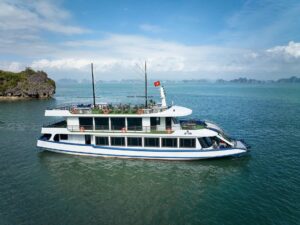 Halong bay day cruise