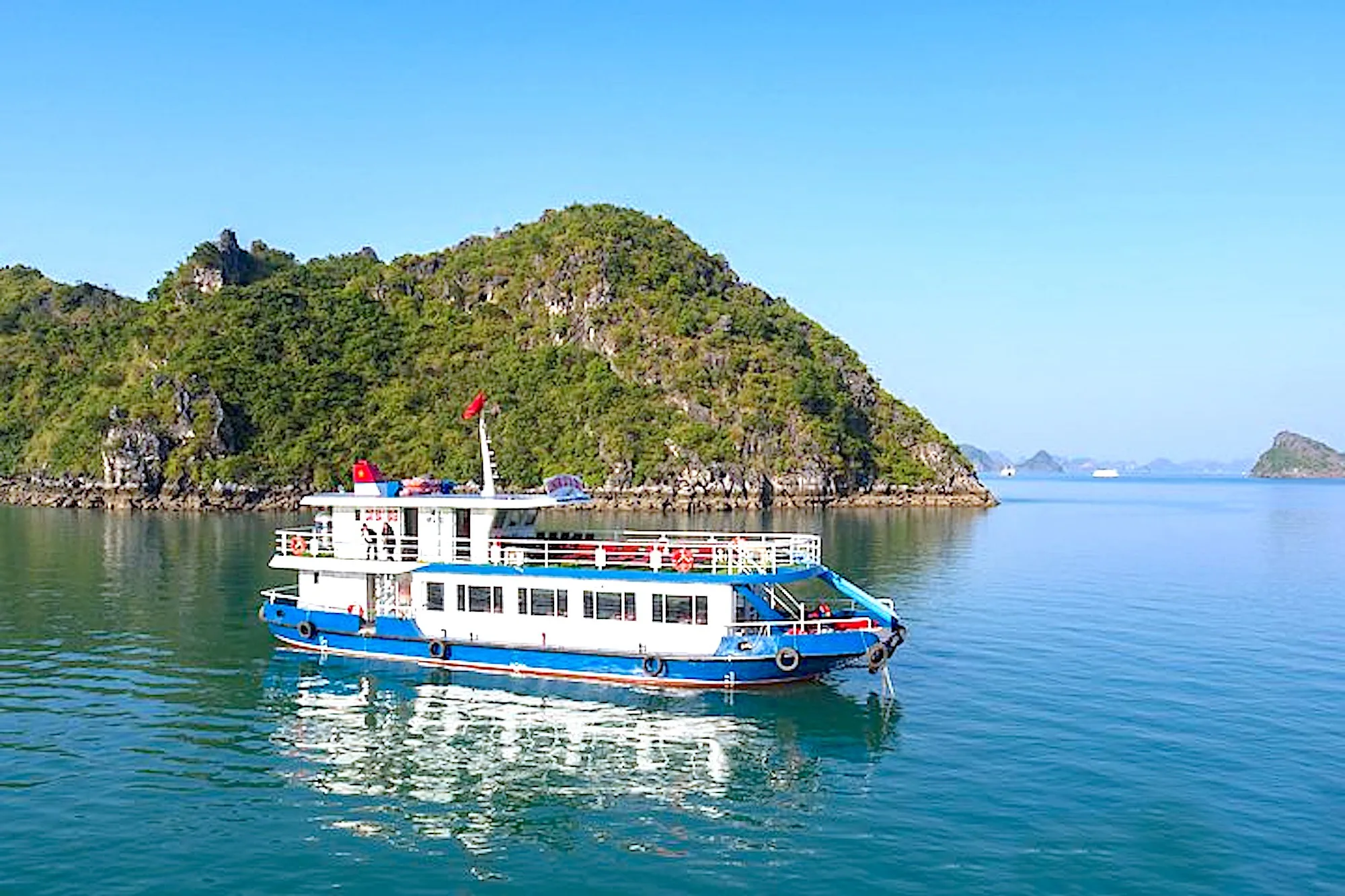 Estella Premium: The Ultimate Halong Bay Day Cruise for Style, Comfort and Luxury 1 Halong Estella Premium day cruise